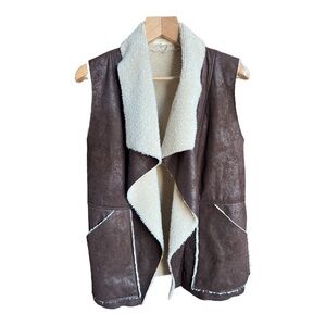 Entro Women’s Brown Faux Leather Soft Lined Waterfall Vest With Pockets, Medium